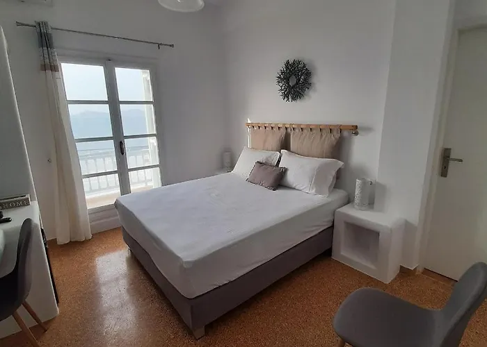 Апартаменты Flora & *