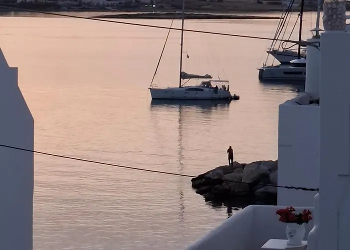 Апартаменты Flora & *