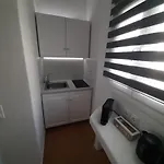 Flora Rooms&apartments Naousa (Paros)