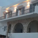 Flora Rooms&apartments