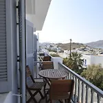 Flora Rooms&apartments Naousa (Paros)